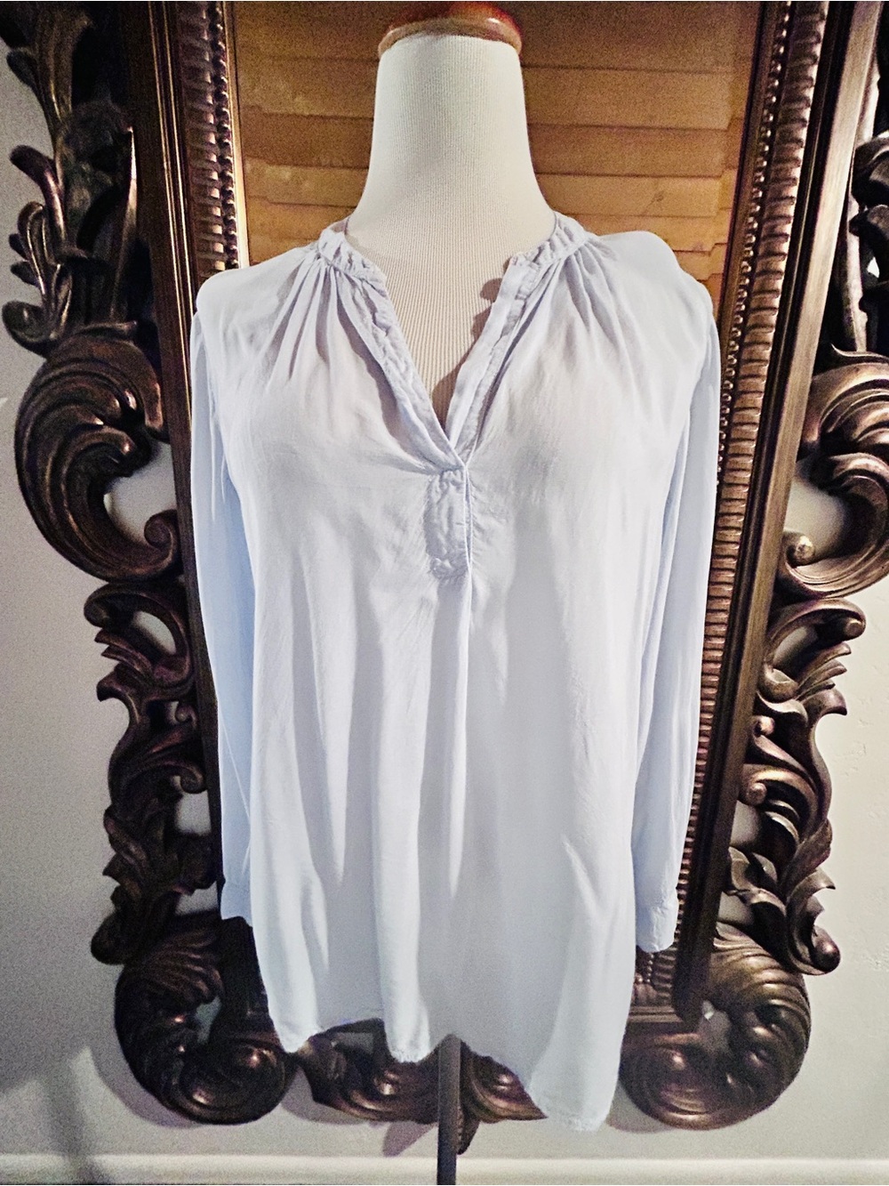 Velvet by Graham & Spencer Pale Blue V-Neck Long Sleeve Tunic